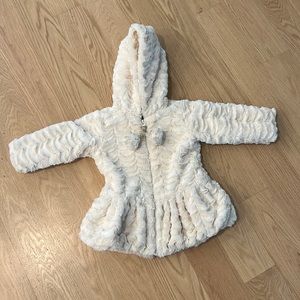 Widgeon Toddlers Coat in Excellent Condition.  Very warm and thick.